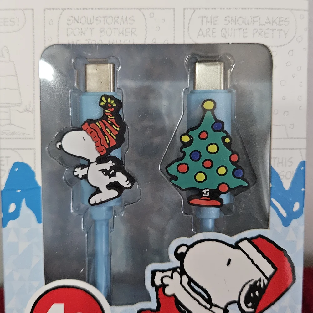 Peanuts USB-C Cable with Snoopy Design - Light Blue Cord
